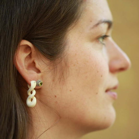 Geschnitz aus Knochen Maori Ohrschmuck Handarbeit ausgefallen hautverträglich