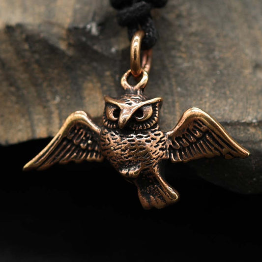 Eule Kettenanhänger zierlich Schmuck aus hochwertiger Bronze