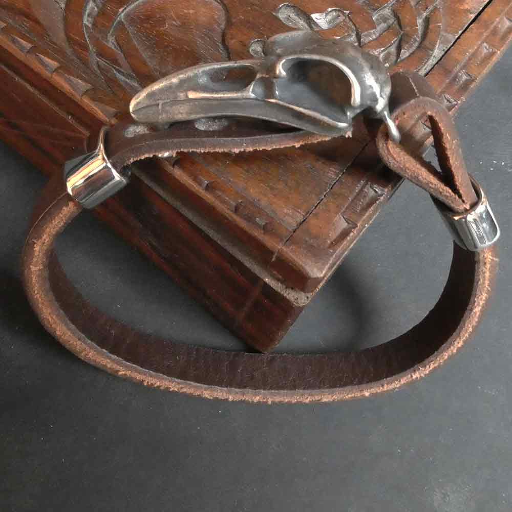 Raben Schädel Leder Armband mit Edelstahl