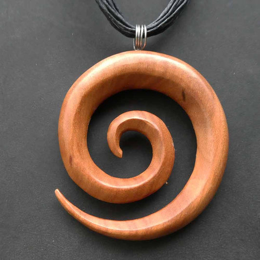 Rotes Holz Spirale Holzschmuck Halskette Handarbeit geschnitzter Schmuck