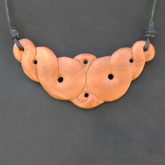 Maori Halsschmuck Holz Kette Handarbeit rotes Holz Kunst Handwerk