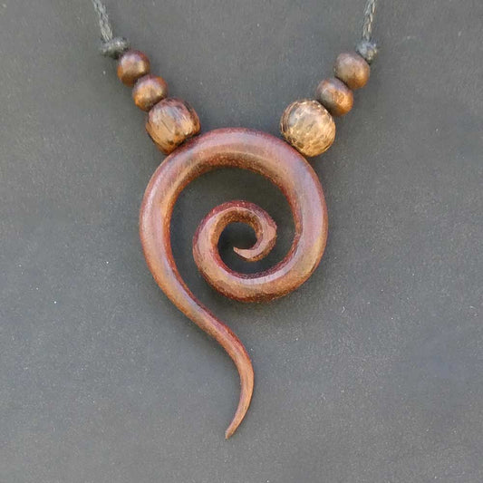 Spirale Holzschmuck Handarbeit Kette geschnitzt Handwerk Fairtrade