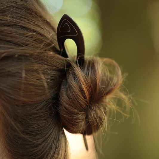 Holz Haarstab mit Edelstahl verzierter Haarschmuck