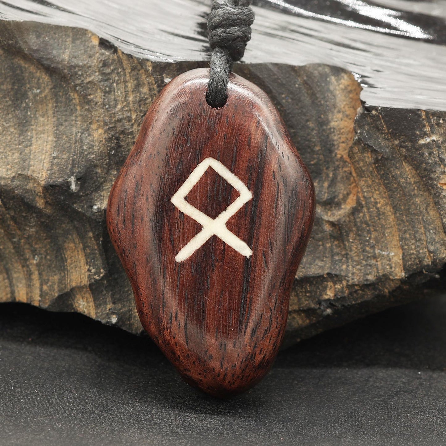 Kette Holz Älteres Futhark Rune Anhänger Othala