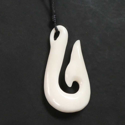 Einfacher Maori Schmuck Handarbeit Anhänger aus Knochen