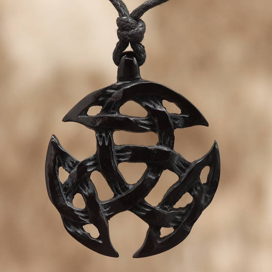 Keltische Kette Anhänger geschnitzt aus Horn Handarbeit Kelten Shop