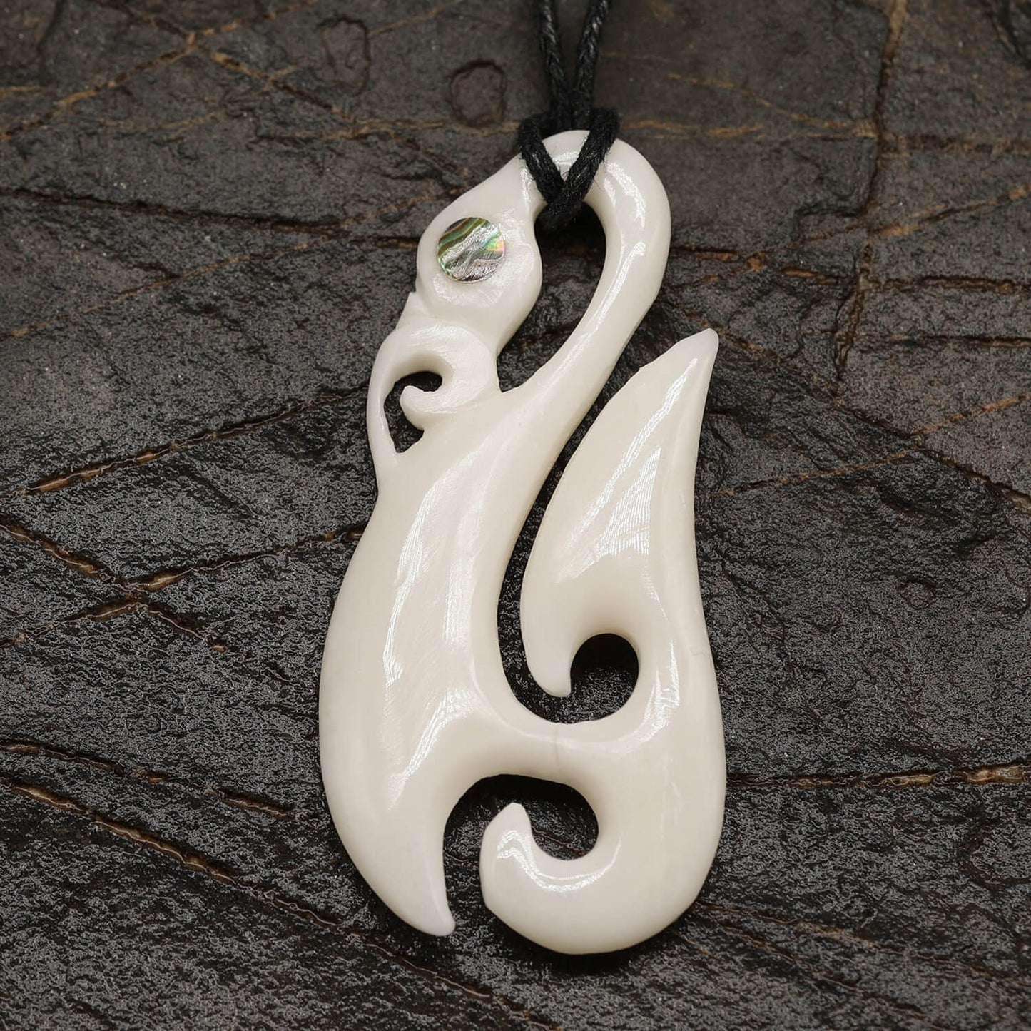 Maori mother of pearl pendant carved jewelry from bone