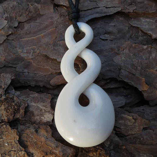 Triple Schmuck Maori Kette Handarbeit Freundschaft Fairtrade Kettenanhänger