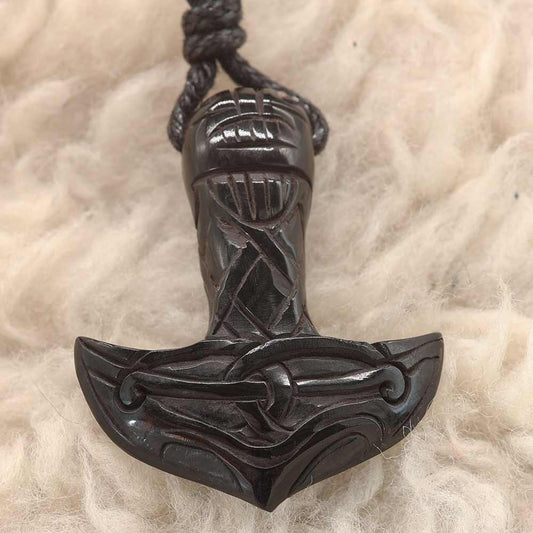 Thorshammer Wikinger Horn Kette Schmuck handarbeit fair gehandelt geschnitzt Büffelhorn