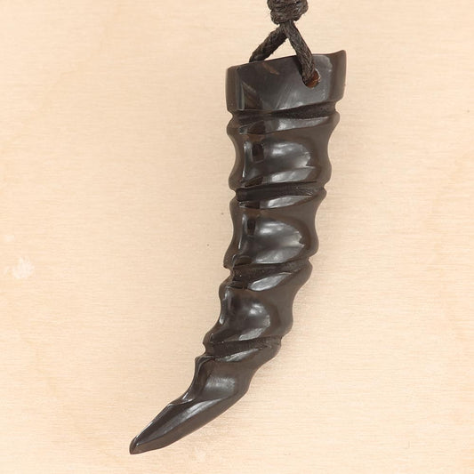 Zahn Schmuck Kette Handarbeit aus Horn geschnitzt fair gehandelt