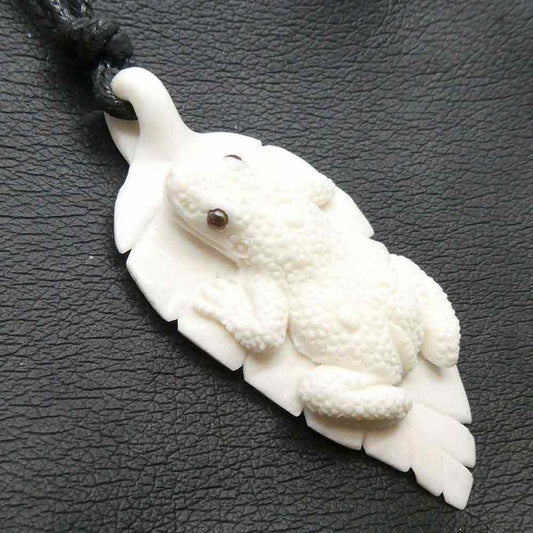 Frosch auf Blatt Schmuck Hand Arbeit