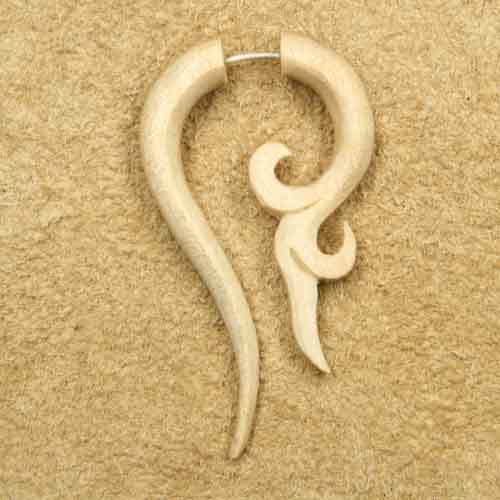 Matau Holz Ohrschmuck Fake Piercing wei