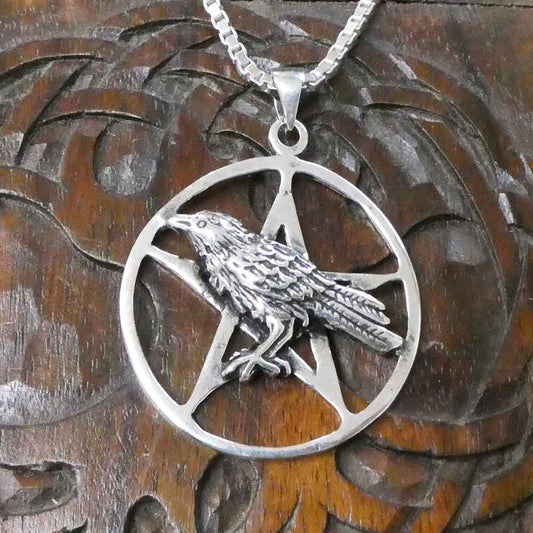 Pentagramm Anhänger mit einem raben
