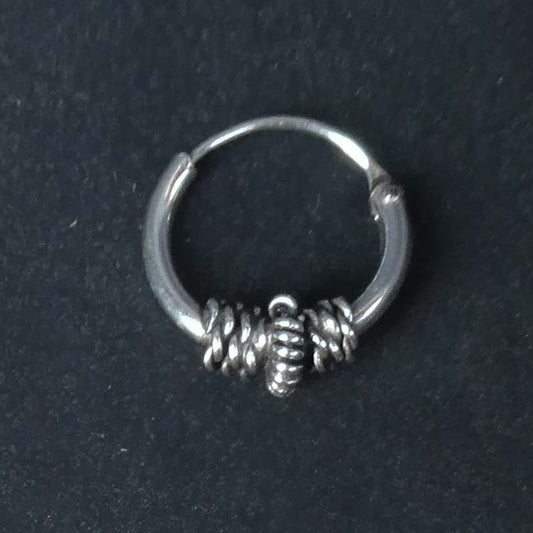 Kleine 925 Silber Creole zeitlos verziert Ohrring Sterlingsilber