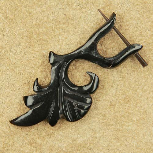 Creole aus Horn detailreich geschnitzt