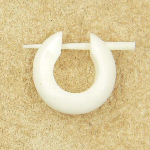 Creole Ohrschmuck aus Knochen geschnitzt