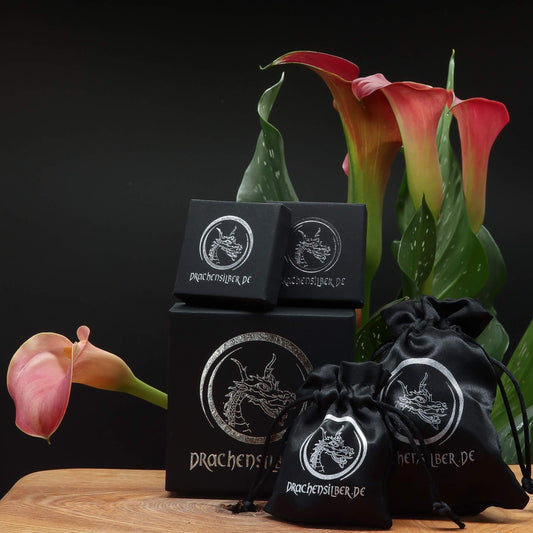 Schneller Versand von Schmuck, perfekt als Geschenk verpackt, tolle Designs