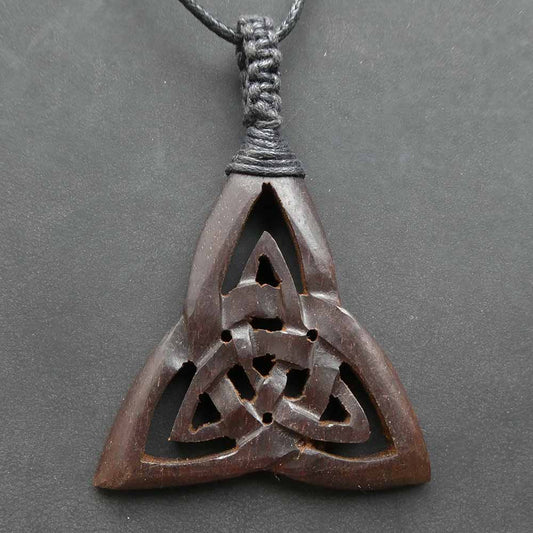 Keltischer Holzschmuck Halskette Handarbeit geschnitzter Schmuck