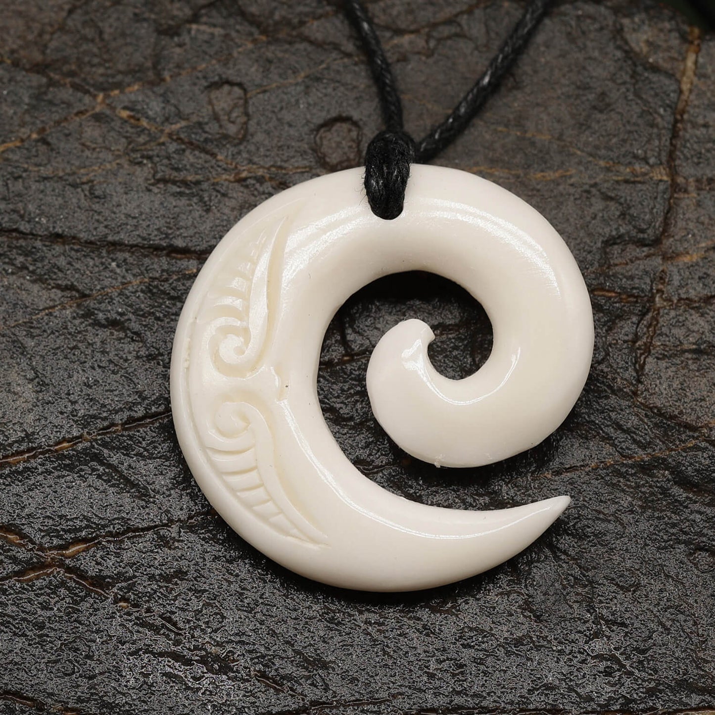 Koru Spirale Anhänger Maori Halskette