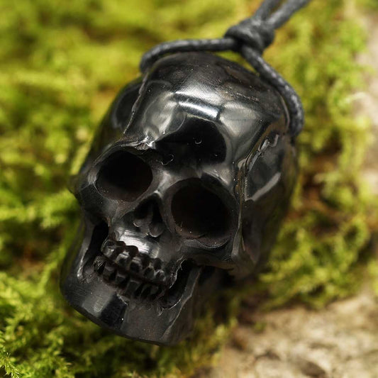Skull Schmuck Kette Handarbeit aus Horn geschnitzt fair gehandelt Totenkopf