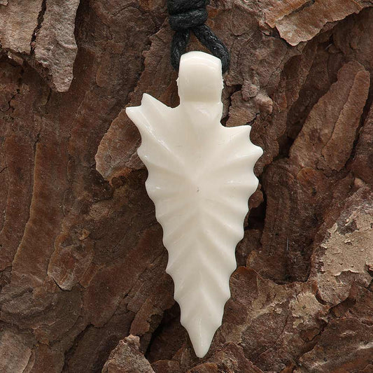 Pfeilspitze Kette Knochen Schmuck Anhänger Handarbeit fair gehandelt