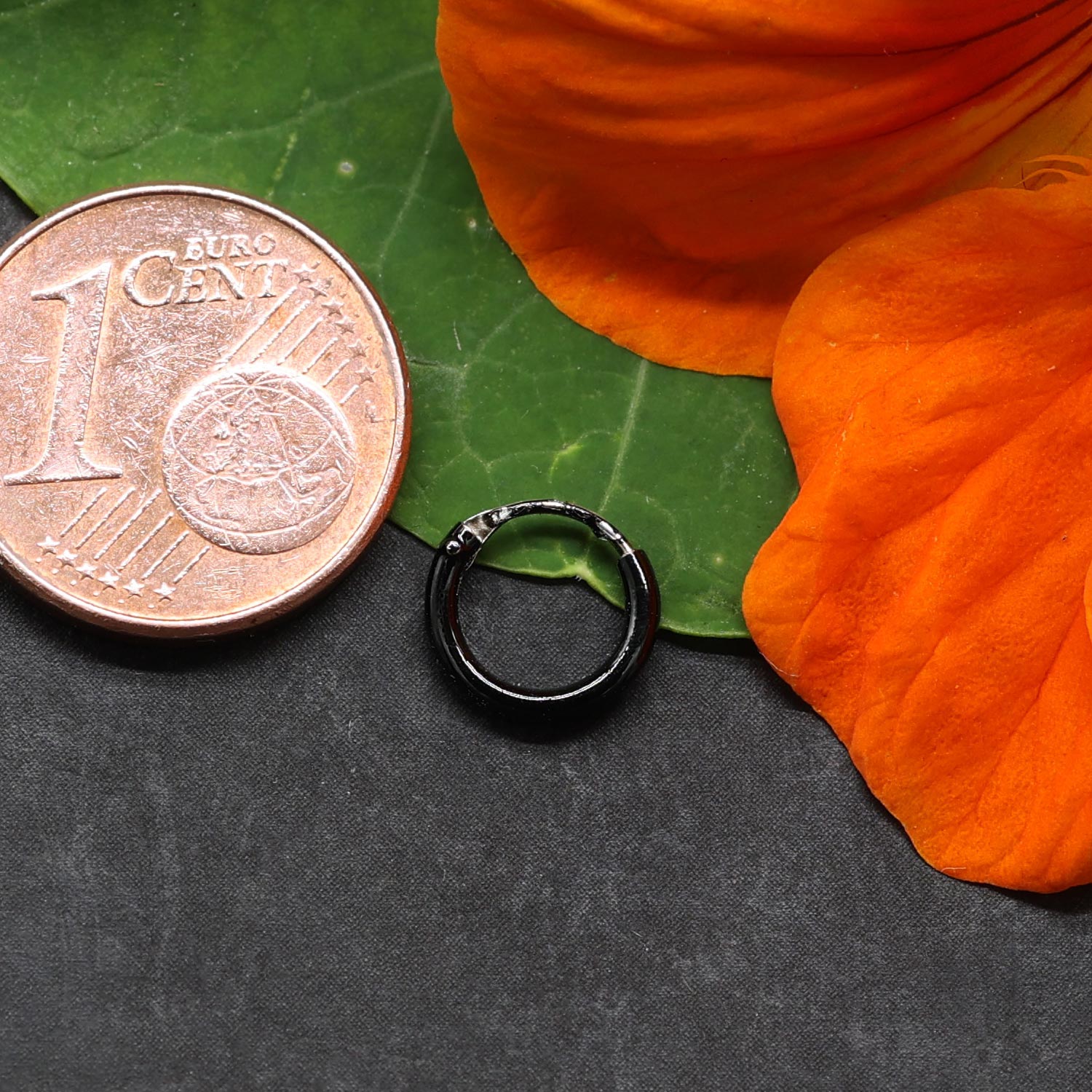 Creole mini schwarz  8 mm Silber Ohrring 