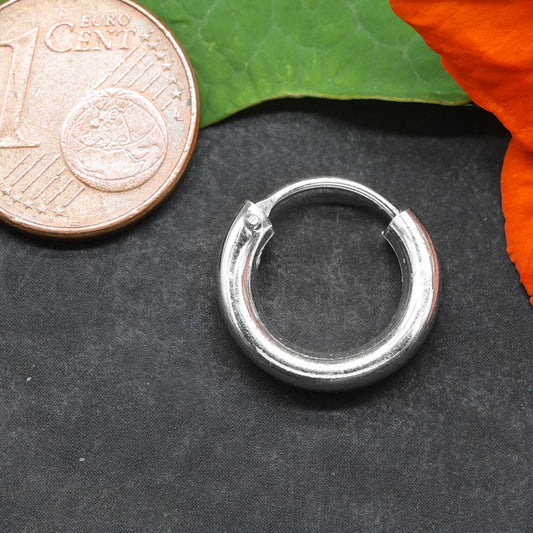 Schlichter Ohrring rundes Profil Ohrschmuck